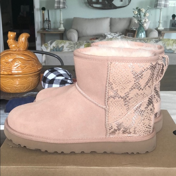 ugg mini rose